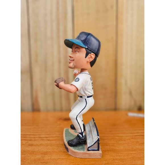 Ichiro Suzuki, Seattle Mariners Collectible Bobblehead - Picture 8 of 10